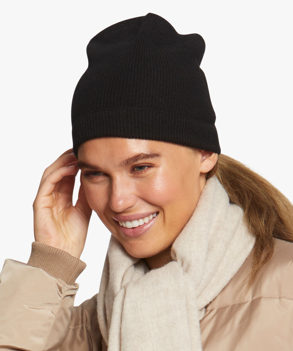 ALDA HUT, Black